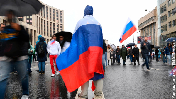 На согласованный митинг-концерт оппозиции в Москве вышли 7 тыс. человек
