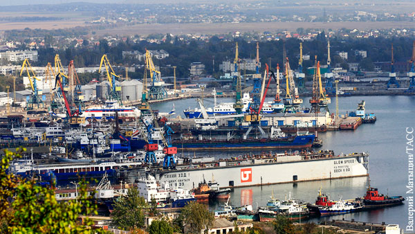 На Украине предложили способ не пускать суда в порты Крыма