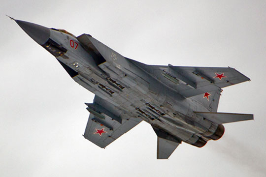 Истребители МиГ-31БМ провели «воздушный бой» в стратосфере