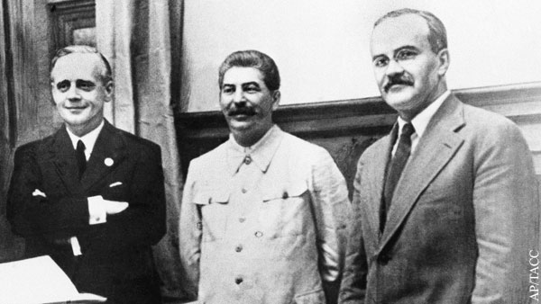 Кто вынудил СССР подписать пакт с Риббентропом