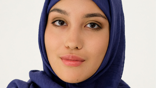 Блогеры раскритиковали российский бренд за первую рекламу с моделью в хиджабе