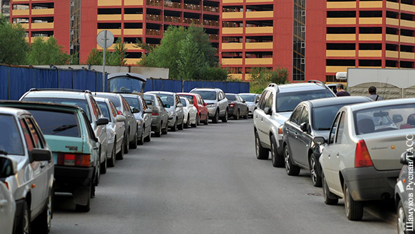 В Госдуме предложили разрешить оформлять в собственность парковочные места