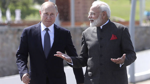 Путин привез премьера Индии на «Звезду»