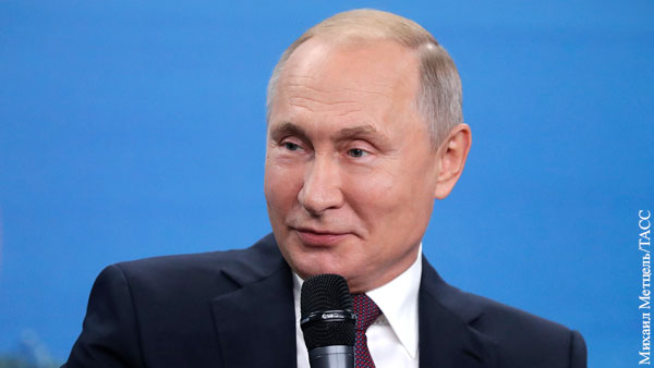 Путин призвал следить, чтобы у россиян «не стырили» маткапитал