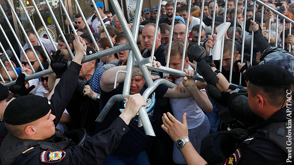Митингующие в Москве добились американских санкций