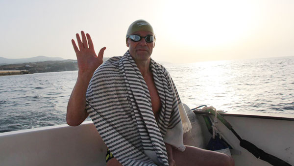 Российский спортсмен умер после 30-километрового заплыва в Греции