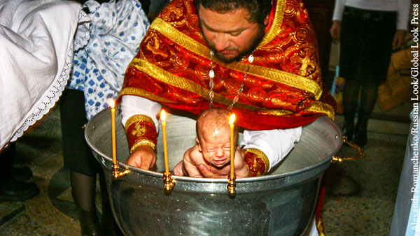 Священник РПЦ выступил против крещения детей, рожденных с помощью ЭКО