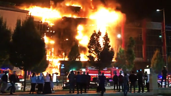 Кадыров объявил о ликвидации пожара в грозненском ТРК «Гранд-Парк»