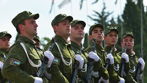 Абхазскую армию требуется превратить в настоящую боевую структуру
