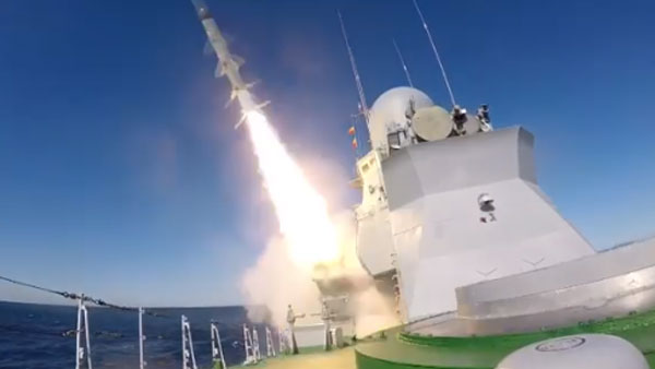 Минобороны показало первый пуск ракеты Х-35 с корабля «Смерч»
